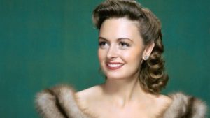 Donna Reed Shoe Size and Body Measurements