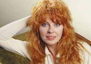 Cassandra Peterson Shoe Size and Body Measurements