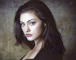 Phoebe Tonkin Shoe Size and Body Measurements