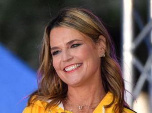 Savannah Guthrie Shoe Size and Body Measurements