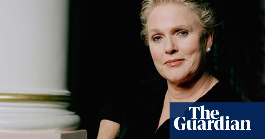 Sharon Gless Shoe Size and Body Measurements