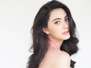 Davika Hoorne Shoe Size and Body Measurements