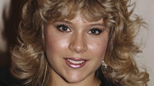 Samantha Fox Shoe Size and Body Measurements