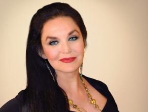 Crystal Gayle Shoe Size and Body Measurements