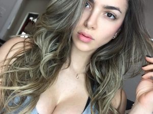 Anllela Sagra Feet Size and Measurements